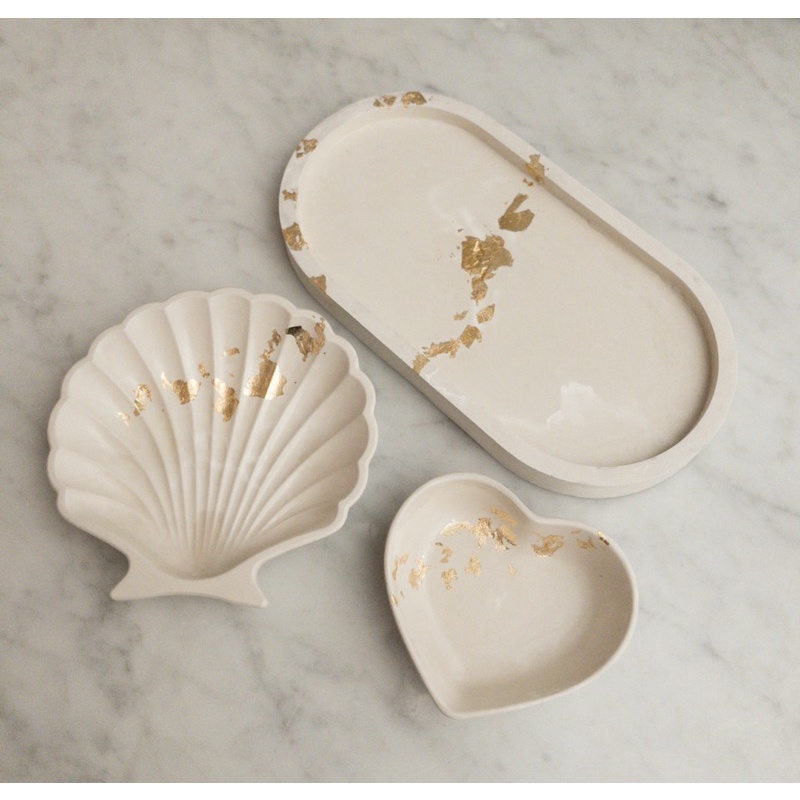 Jual LUSH concrete gold oval tray heart shape shell shape trinket ...