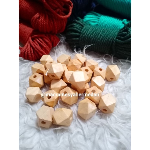 Jual Mote kayu diamond || manik kayu diamond dm 1,5cm | Shopee Indonesia