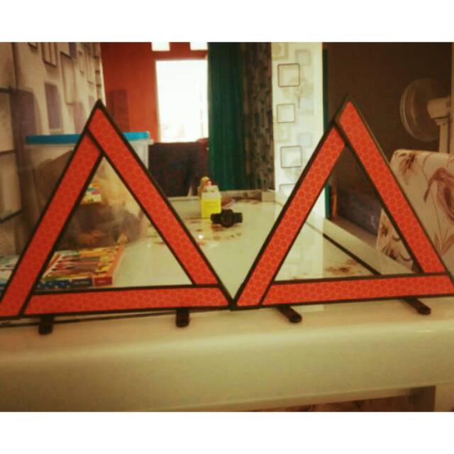 Jual Segitiga Pengaman Mobil Reflektor Darurat Triangle Mata Kucing ...