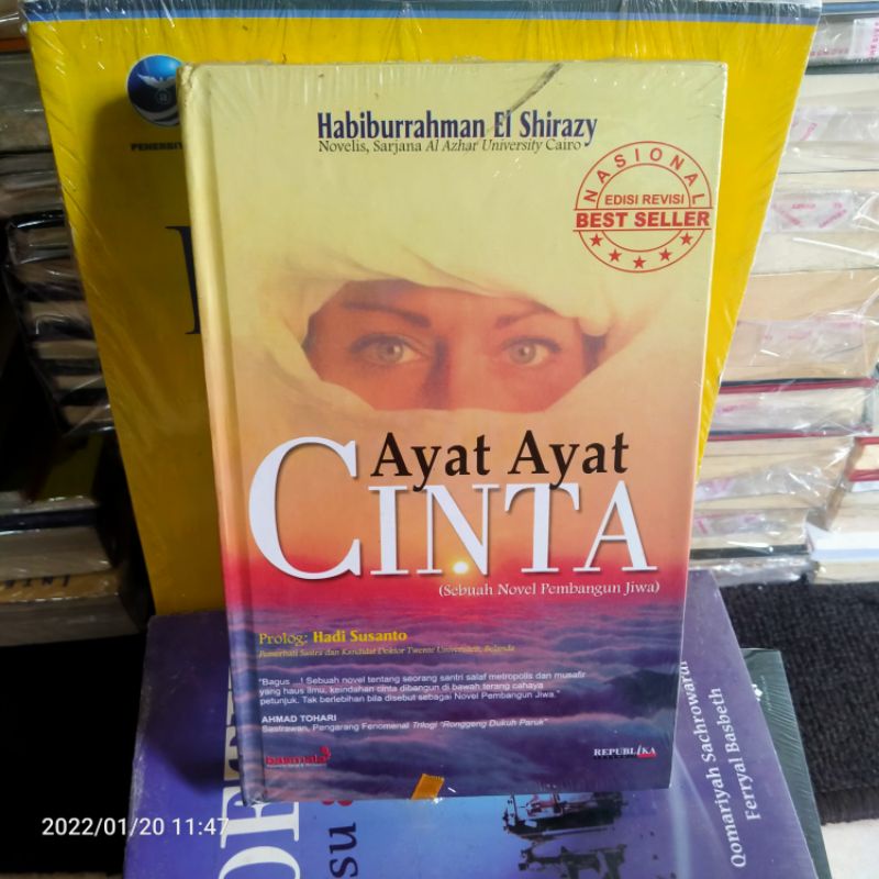 Jual AYAT-AYAT CINTA HABIBURRAHMAN EL SHIRAZY HC | Shopee Indonesia