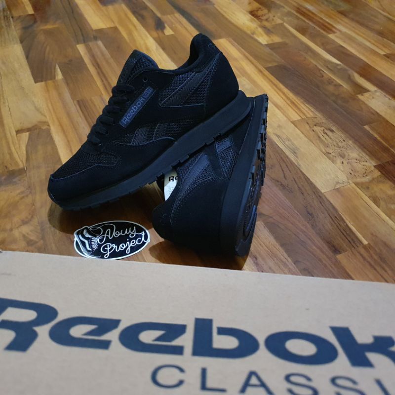 Jual Sepatu Reebok Classic Utility Black Sneakers Reebok Sepatu Reebok Black Sepatu Reebok Hitam Shopee Indonesia