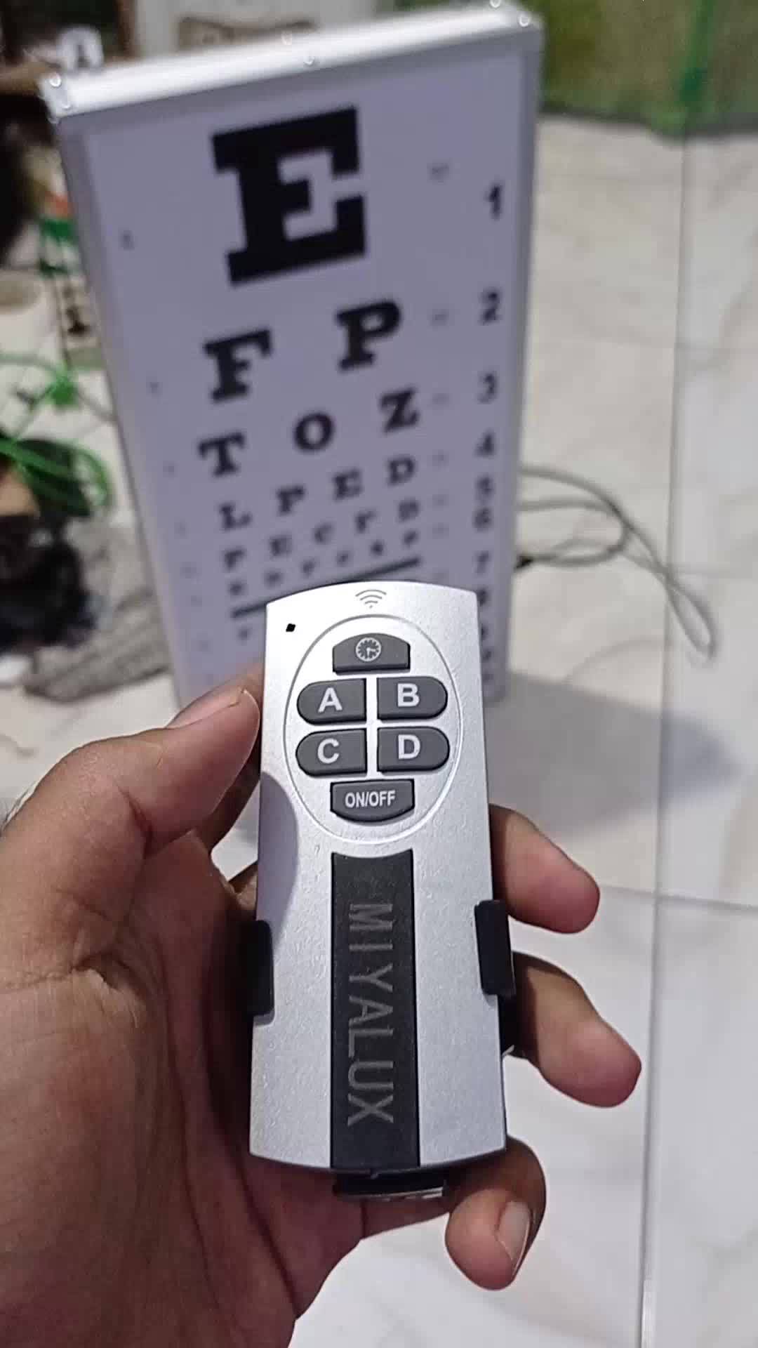 Jual Alat Tes Mata SNELLEN CHART elektronik Remot Control | Shopee ...