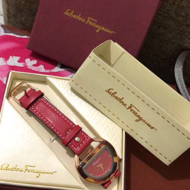 Jam Tangan Salvatore Ferragamo