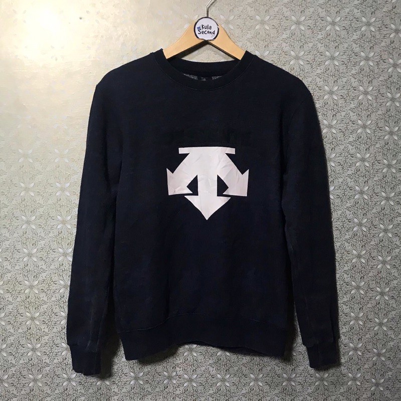 Jual Crewneck Descente original second size M Shopee Indonesia