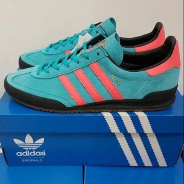 Adidas jeans 2024 blue pink