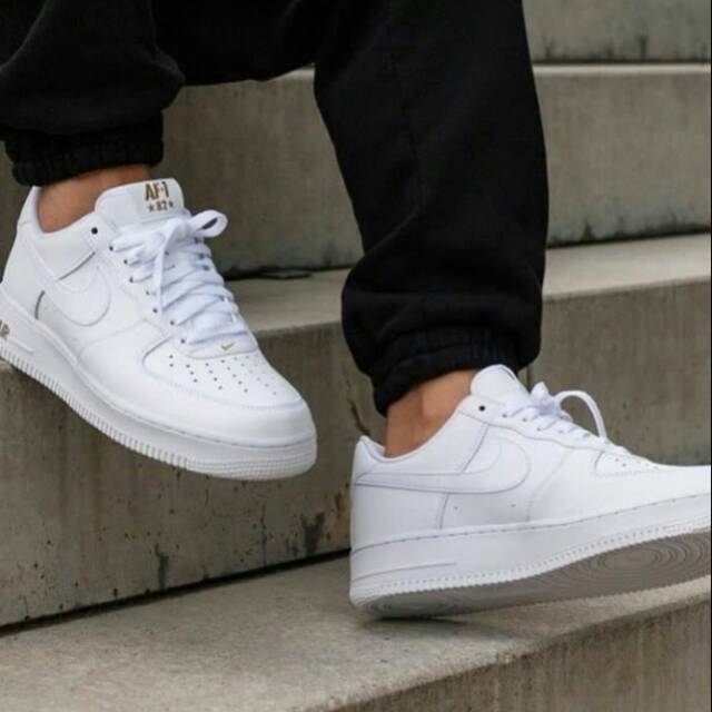 Air force 1 discount crest logo white