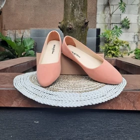 Flatshoes Wanita Suede Polos Desain Elegan