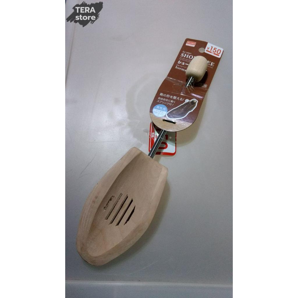 Jual DAISO shoe tree pengganjal sepatu supaya bentuk tidak berubah