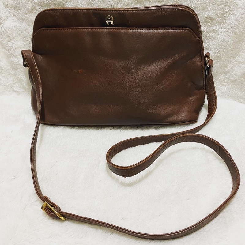 ETIENNE AIGNER Leather preloved tas kulit wanita warna coklat tua size bag 19x30x9cm cond 85