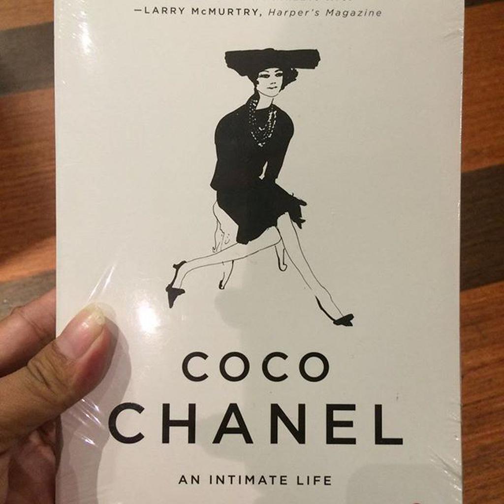 Coco Chanel : an Intimate Life - Lisa Chaney
