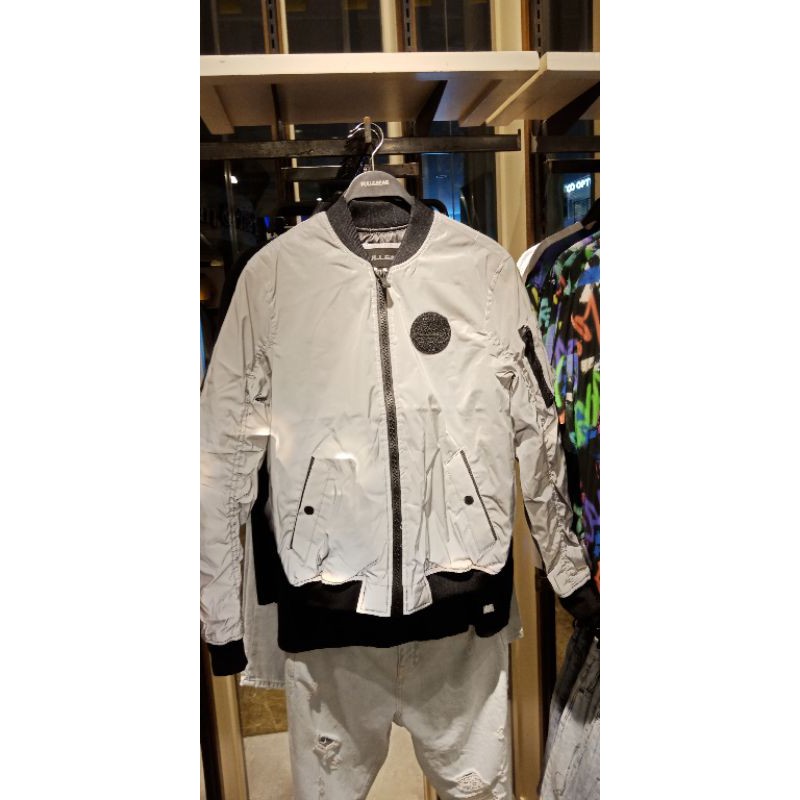 JASTIP JAKET BOMBER REFLECTIVE SILVER PULL BEAR