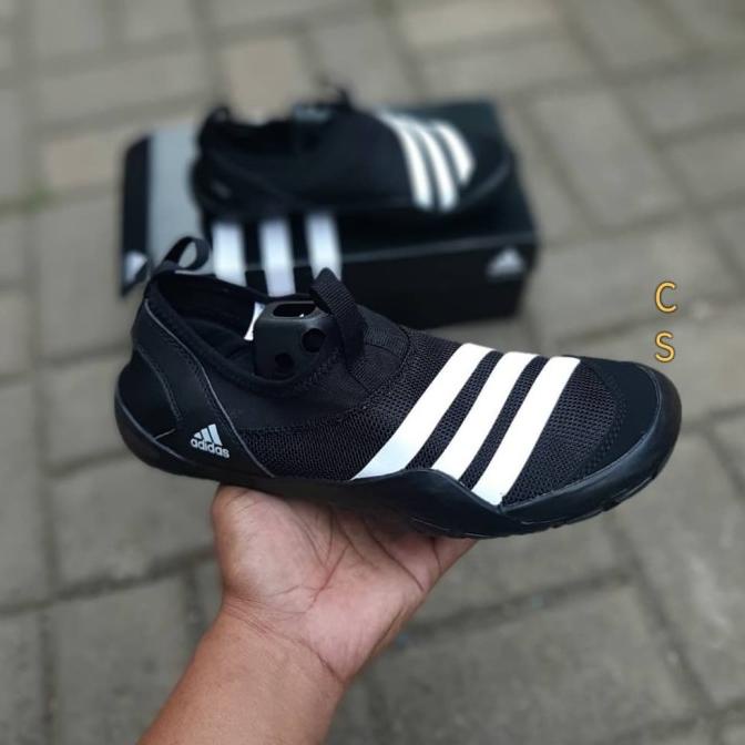Foto sepatu adidas jawpaw sale