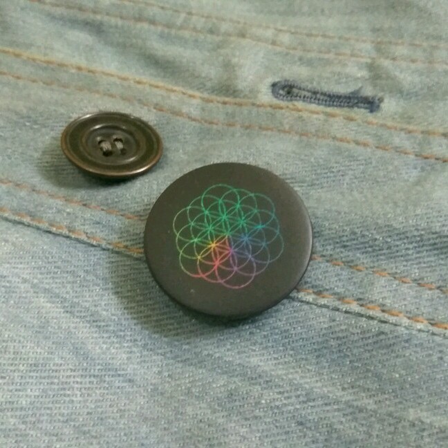 Jual Coldplay Hymne Pin Button 32 | Shopee Indonesia
