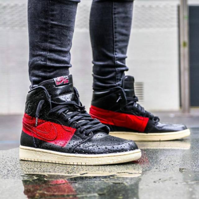 SEPATU N KE A R J RDAN 1 RETRO HIGH OG DEFIANT COUTURE