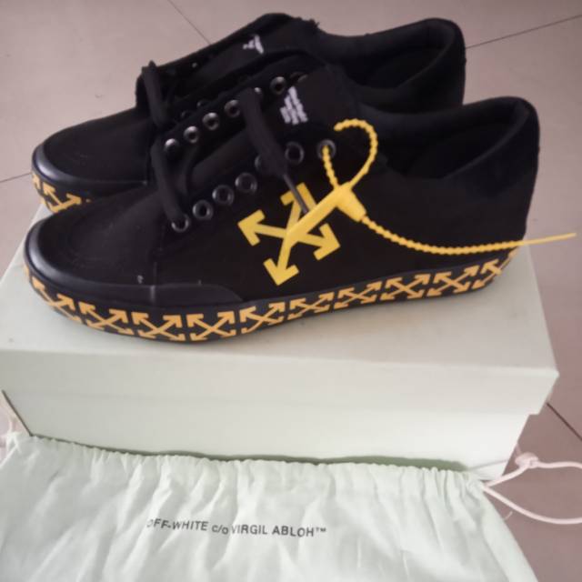 sepatu off white original