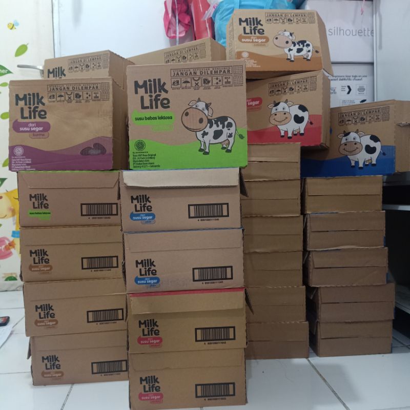 Jual SUSU UHT MILK LIFE KURMA DAN BEBAS LAKTOSA 200ML SUSU UHT TERMURAH