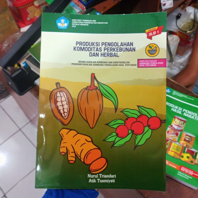 Jual BUKU PRODUKSI PENGOLAHAN KOMODITAS PERKEBUNAN DAN HERBAL JILID 1 ...