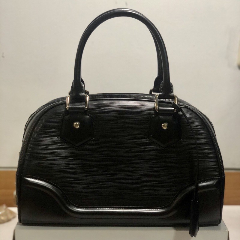 tas lv hitam