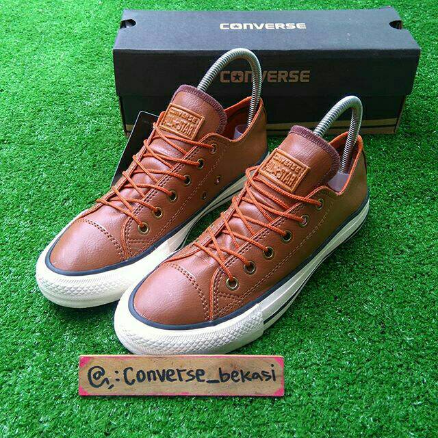 Sepatu converse hotsell original coklat