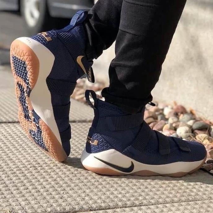 Jual Sepatu Nike Lebron Soldier 11 Navy White Terlaris Shopee Indonesia