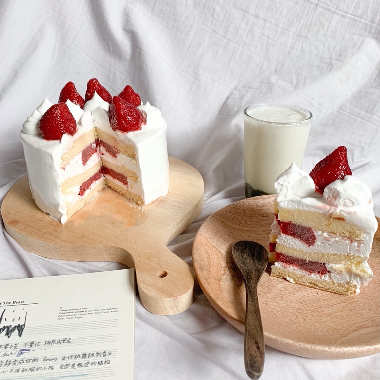 Jual Strawberry Shortcake - Kue Strawberry / Stroberi Korea Kue Ulang