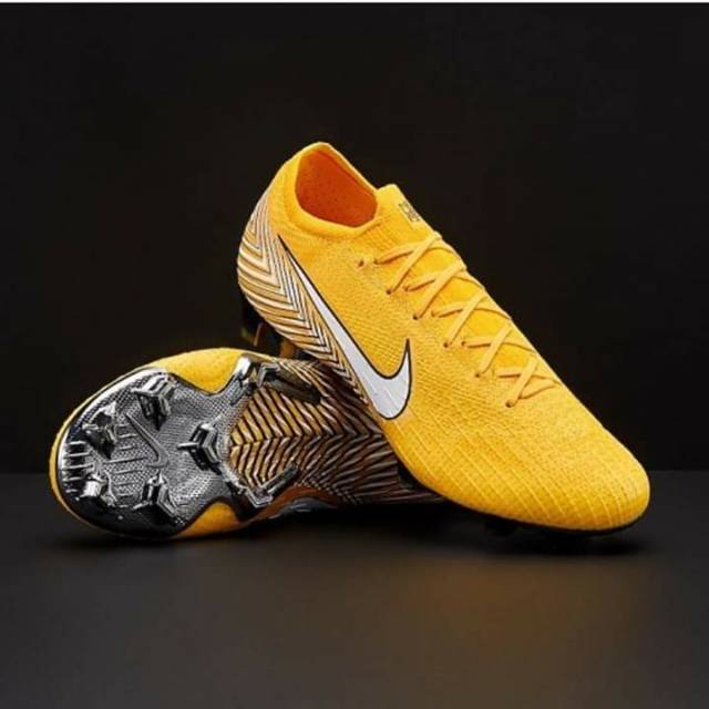 Neymar amarillo sale