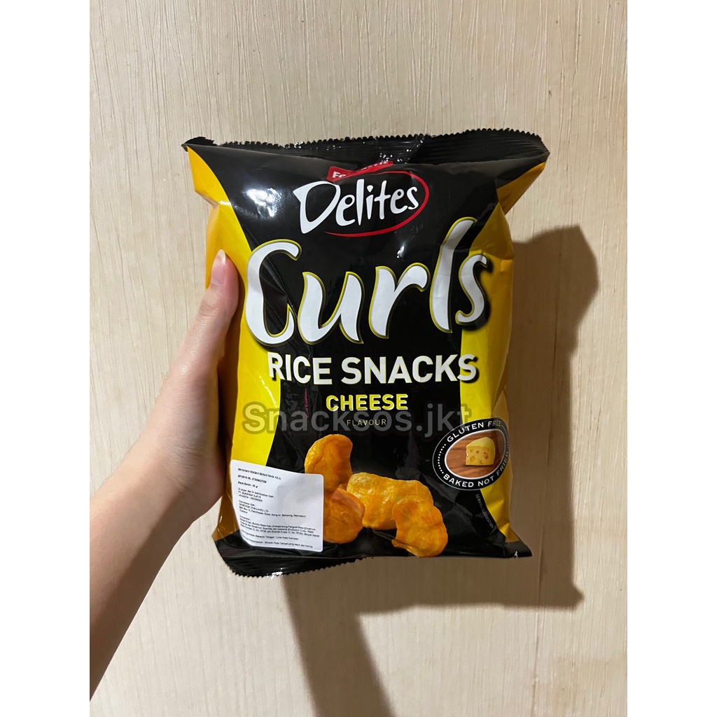 Jual FANTASTIC DELITES CURLS RICE SNACKS CHIPS CHEESE / SOUR CREAM CHIVES / BARBECUE / SWEET