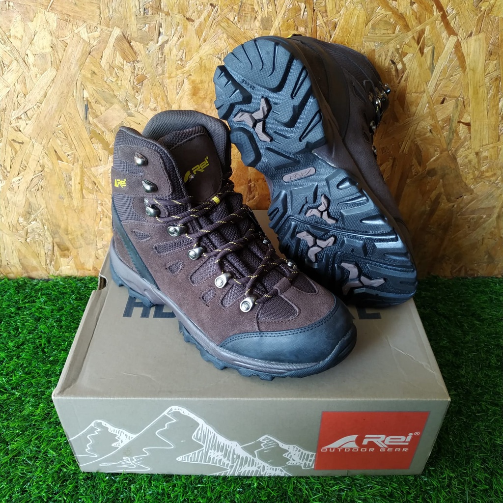 Jual Sepatu Gunung Pria Arei Outdoorgear Cruise 100% Original | Shopee ...