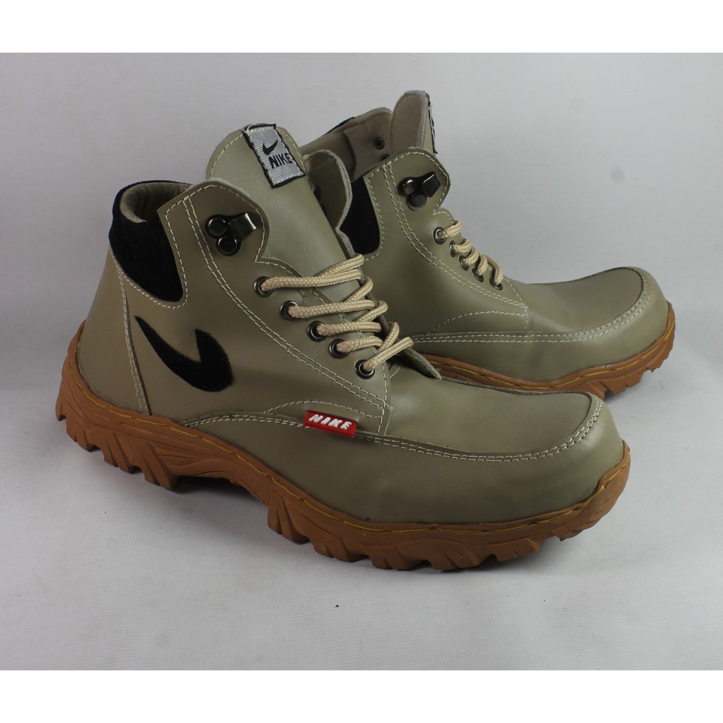 Sepatu boot outlet nike original