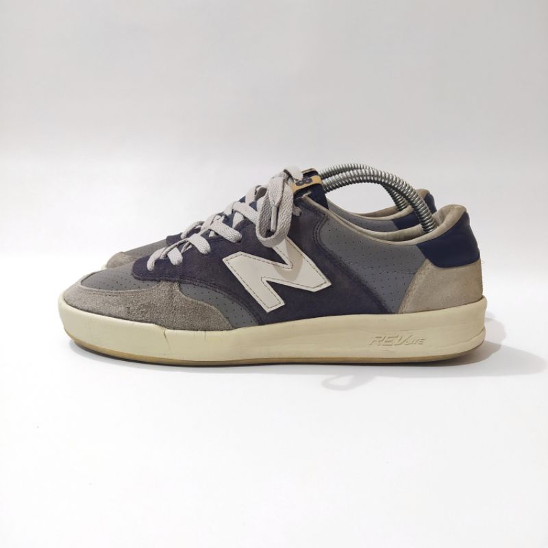 Sepatu new balance outlet crt300