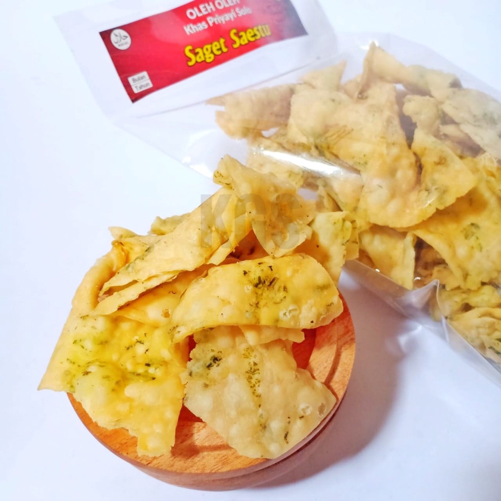 Jual Snack Cumi Cumi Pangsit 250 Gram Keripik Kulit Pangsit Goreng ...