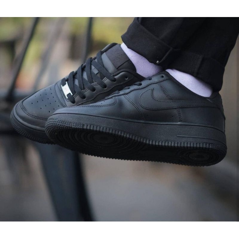 sepatu nike air force 1 black