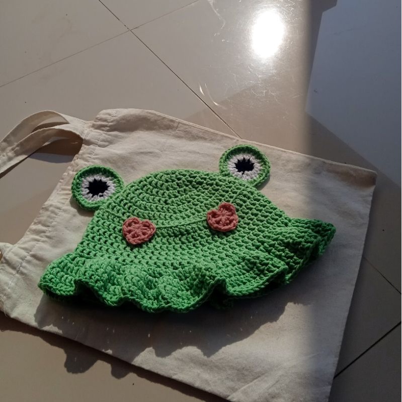 Jual merajoot's milky frog crochet bucket hat // topi kodok // topi ...