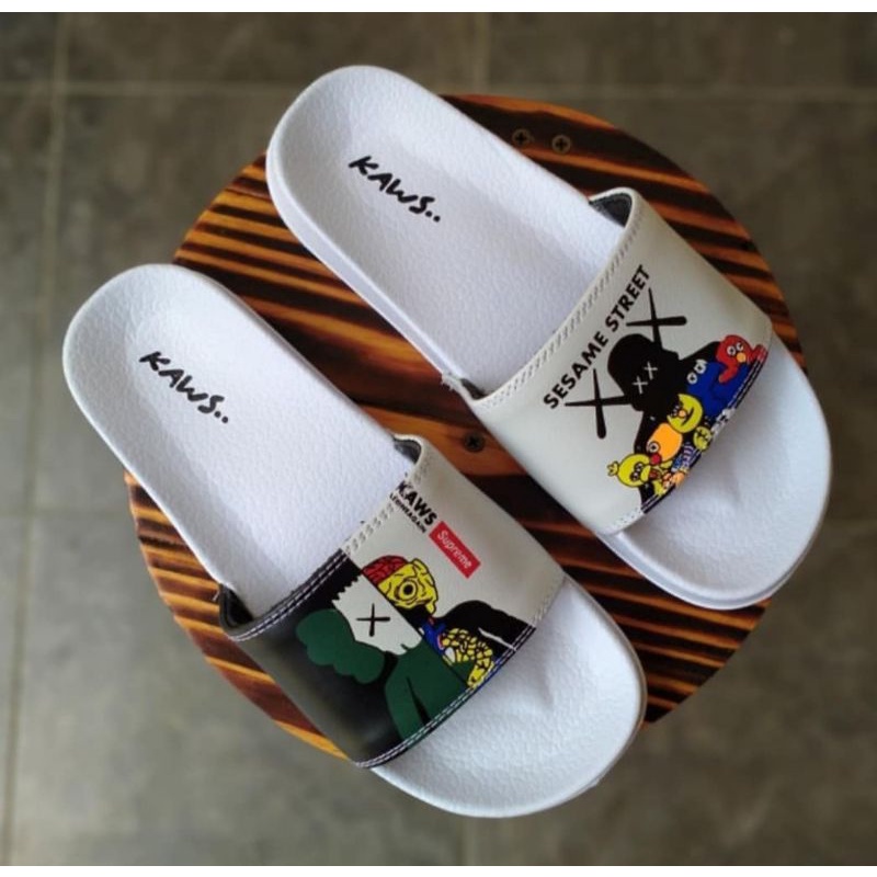 Sandak Kaws Unisex Sandal Slop Pria Wanita Sandal Kaws Sesame Street  Supreme Sandal Off-white Unisex
