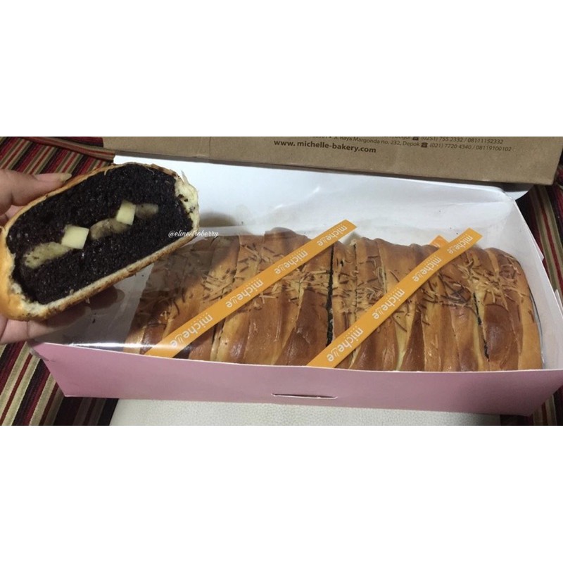 Jual [Michelle Bakery Bogor] Brownies Banana Bread | Chiffon Oleh-oleh ...