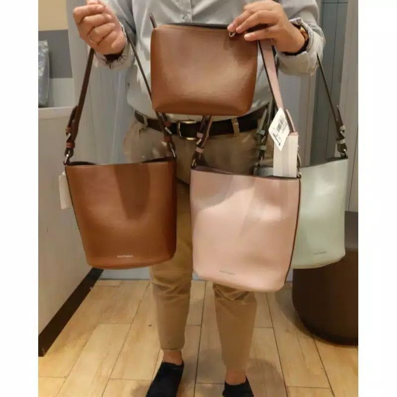Jual READY ORIGINAL HUSH PUPPIES EKA BUCKET S u0026 M | Shopee Indonesia