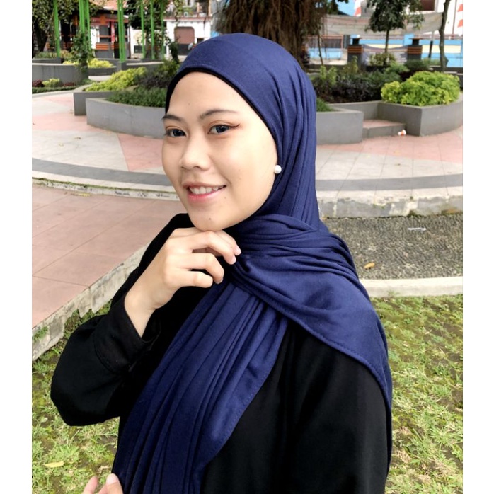 Jual Pashmina bahan kaos adem nyaman dipakai