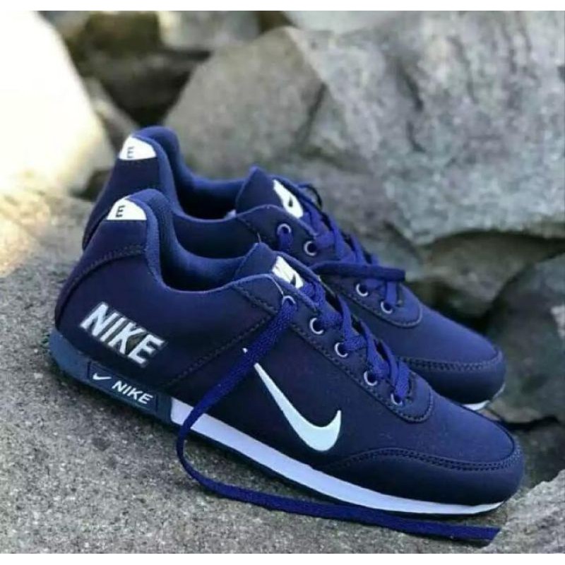 Model store sepatu nike