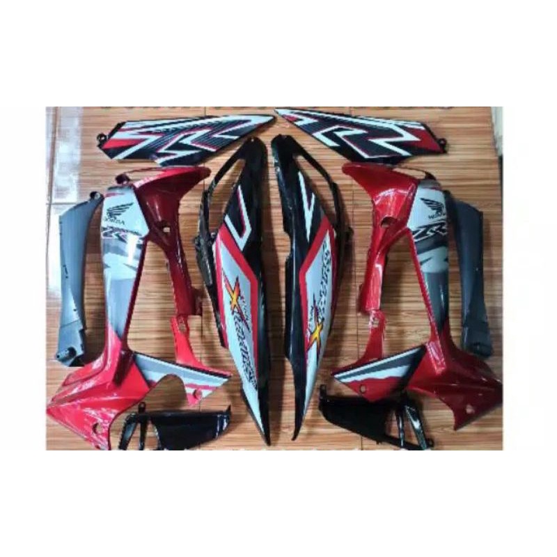 Jual Body Belakang dan Sayap Supra X 125 Batman WARNA MERAH HITAM