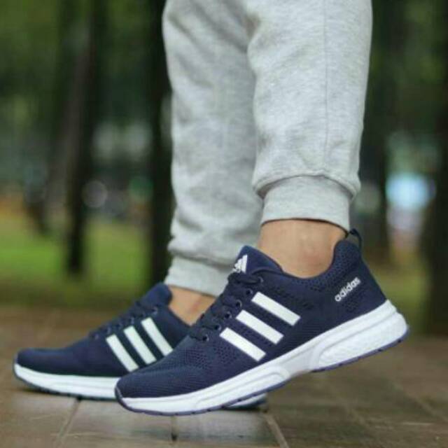 Foto sepatu adidas warna biru sale