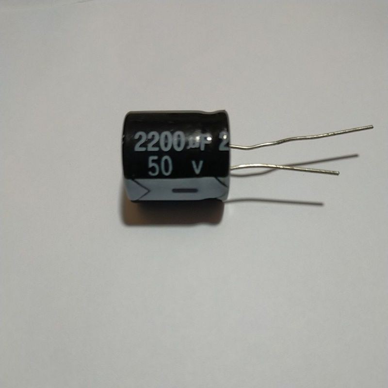 5 Stück Elko 2200 µF / 50 V – Radiale Elektrolytkondensatoren, 105 °C, +/-20 % Toleranz