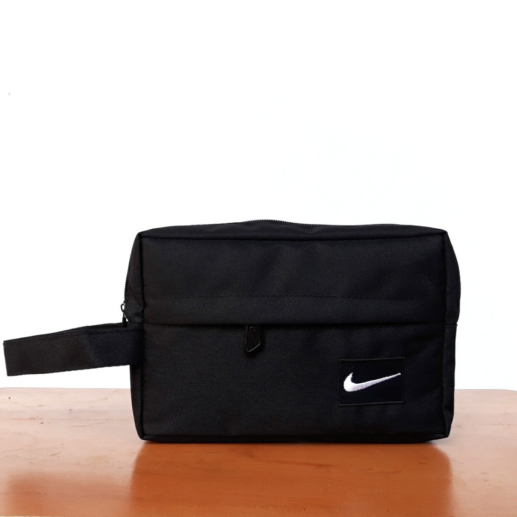 Hand best sale bag nike