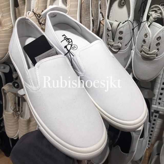 Rubi deals slip on