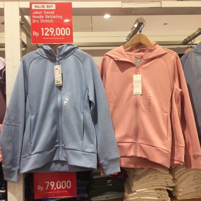 Jaket on sale wanita uniqlo