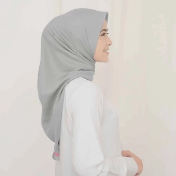 Femme Outfit Alicia Shawl Square (Hijab Segi Empat)