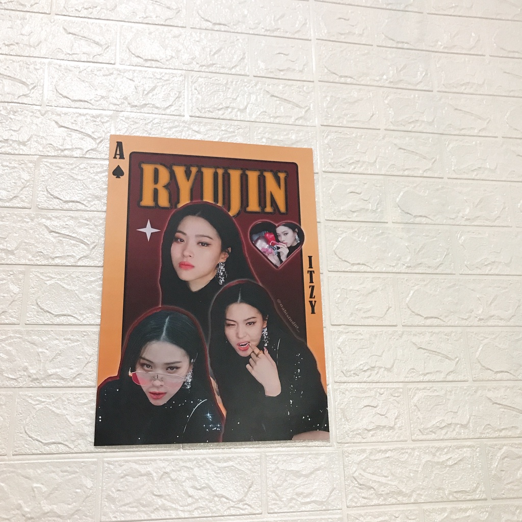 Jual RYUJIN ITZY CRAZY IN LOVE POSTER BY NABI STUDIO | Shopee Indonesia