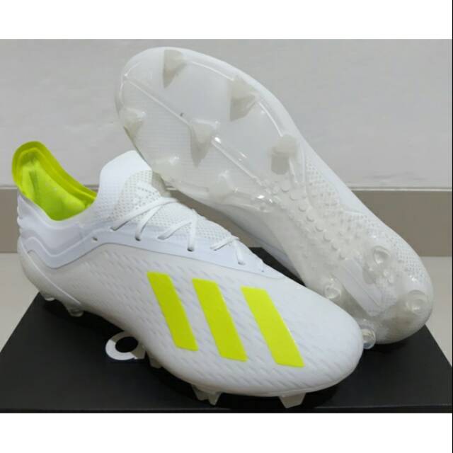 Sepatu bola sale adidas x18