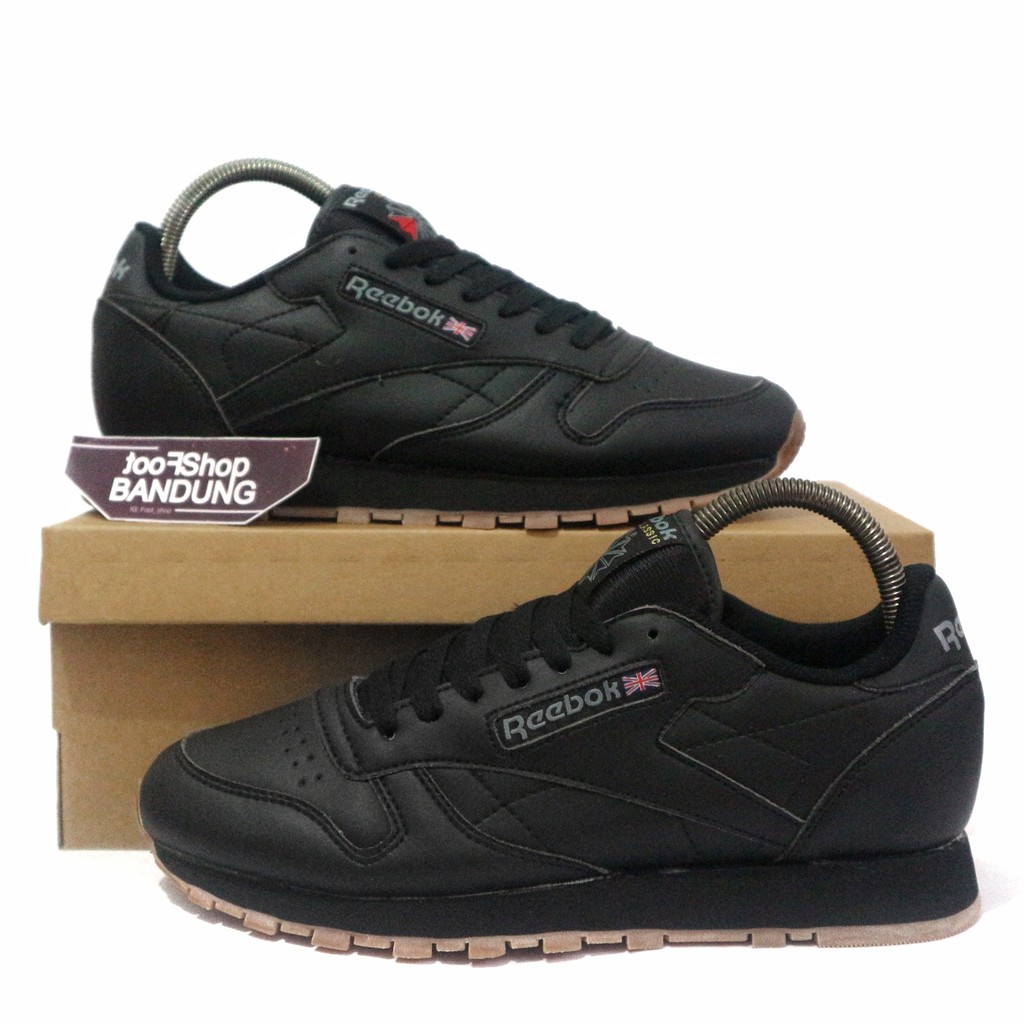 Sepatu reebok casual hotsell