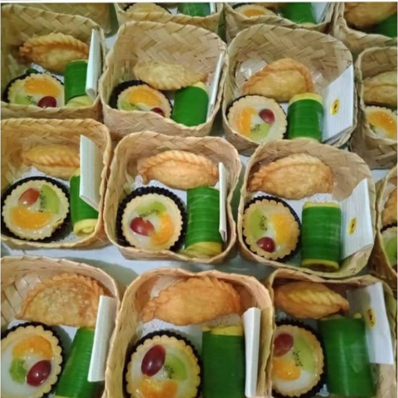 Jual Snack Box Besek isi 3 Kue Paket Premium Shopee Indonesia
