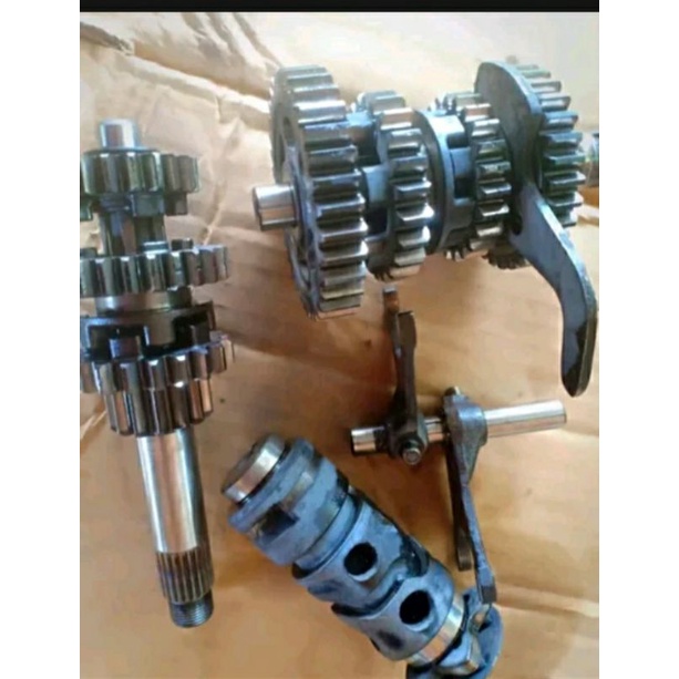 Jual GEARBOX GARDAN RASIO TRANMISI HONDA SUPRA X 125 KARBU KHARISMA 125
